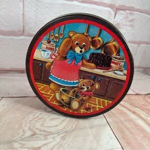 Vintage Christmas Cookie Tin With Bears Baking Chocolate Cakes